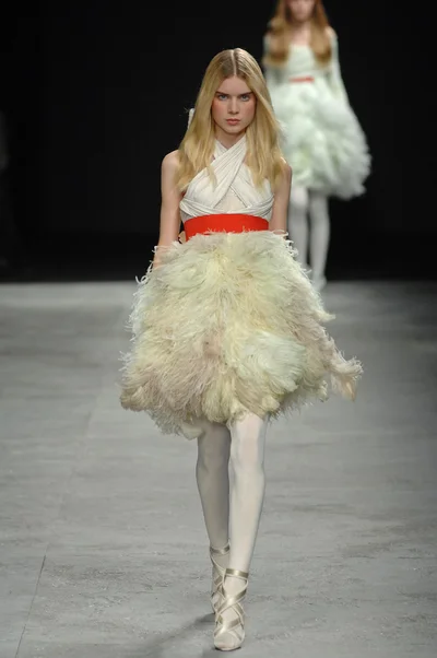 Look 24
